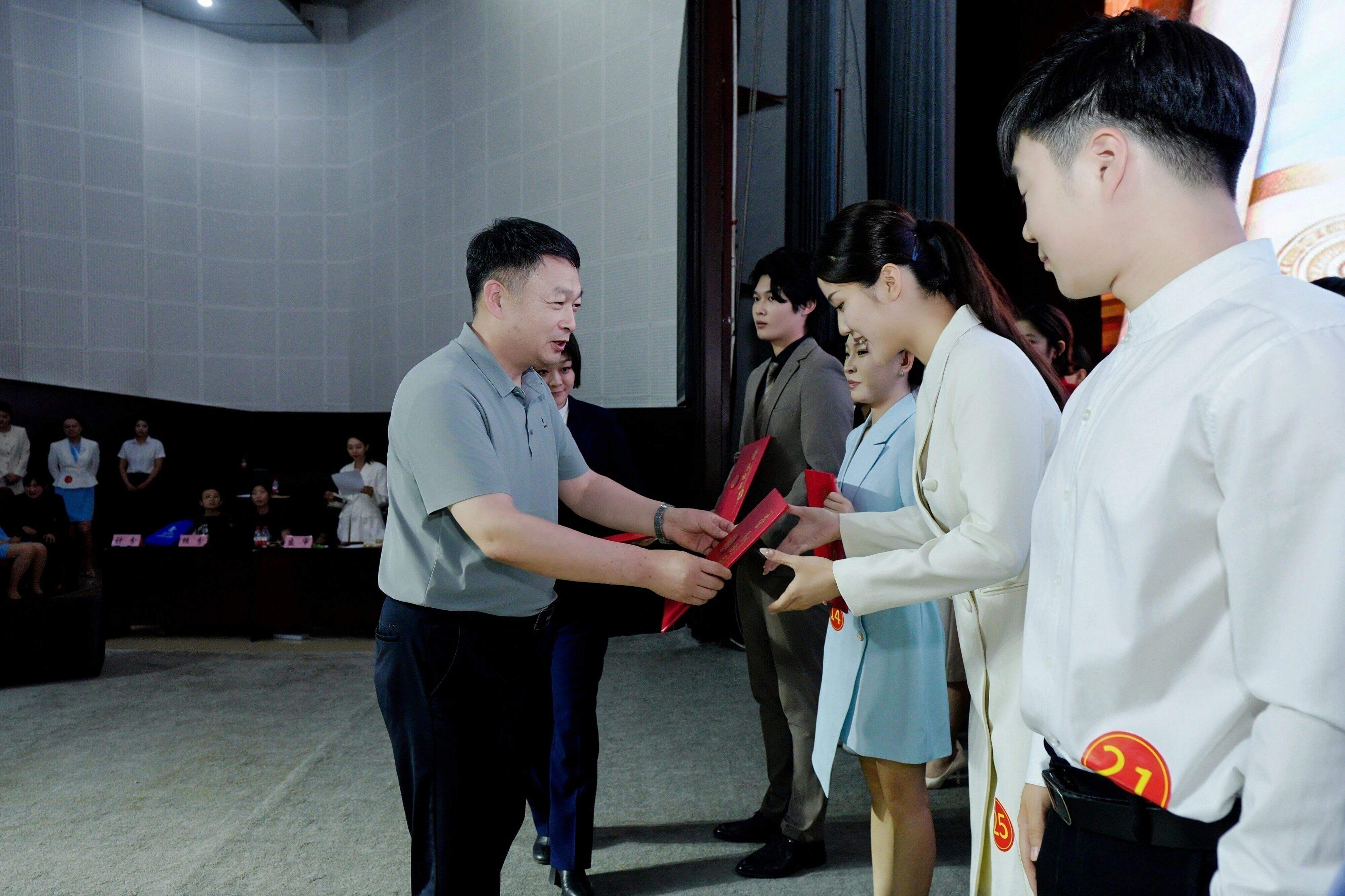d48249a4cd6a3b9aa45633163193aacf.jpg